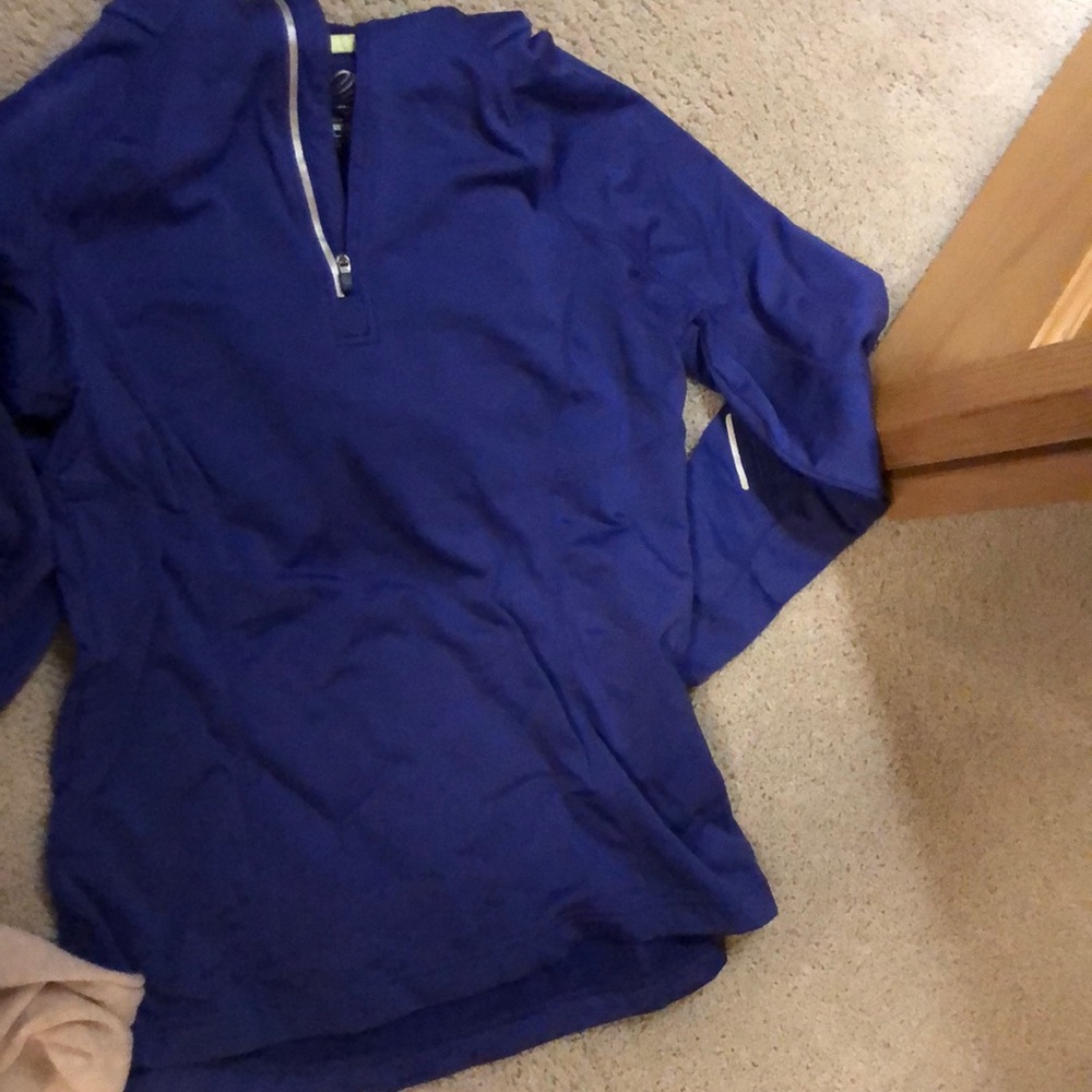 zip up sweatshirt